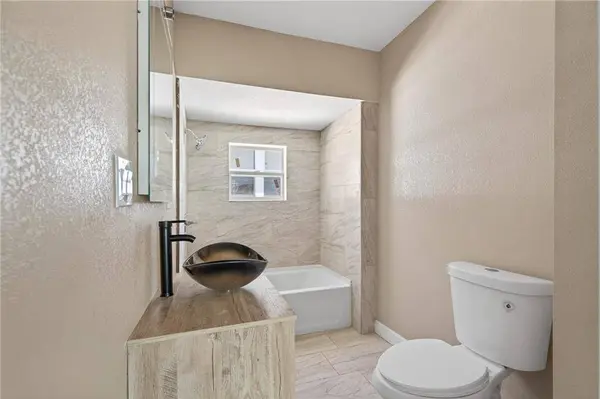 6821 Monroe AVE, Kansas City, MO 64132