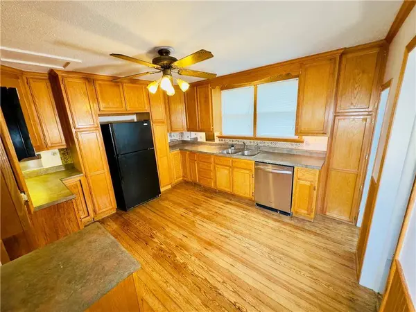 409 W Miller ST, Appleton City, MO 64724