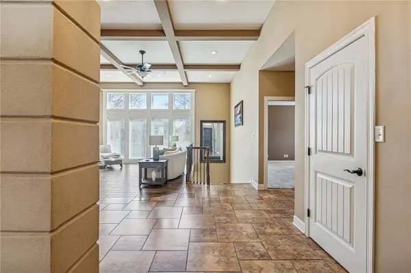4481 SW Raintree Shore DR, Lee's Summit, MO 64082