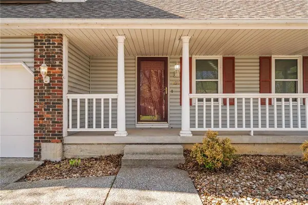 4108 Briarwood DR, Blue Springs, MO 64015