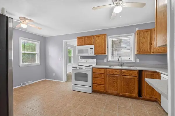 14900 Bellaire AVE, Grandview, MO 64030