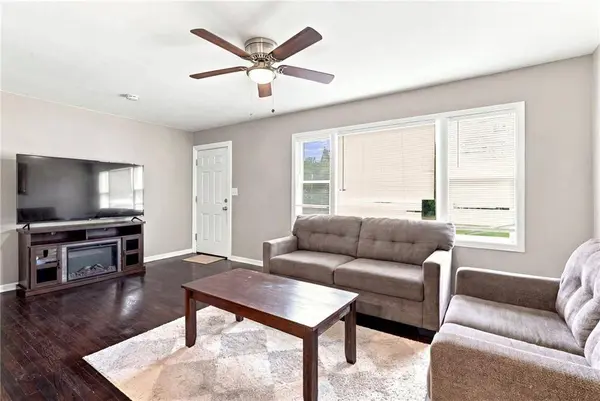 4014 Monroe AVE, Kansas City, MO 64130