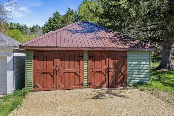 203 E Colvin Road, Wonewoc, WI 53968-0000