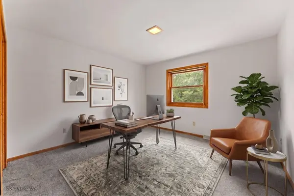 S6041 Oak Court, Baraboo, WI 53913-0000