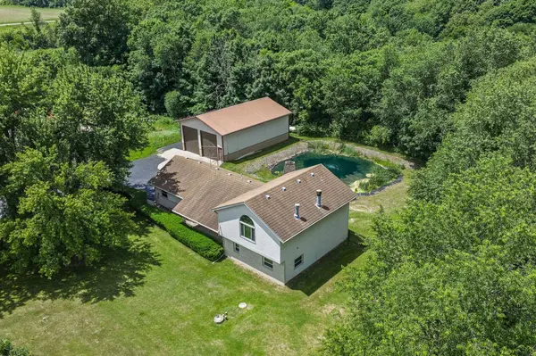 S6041 Oak Court, Baraboo, WI 53913-0000