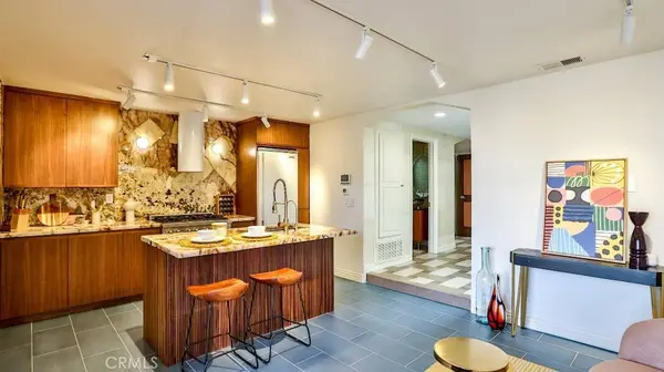 203 Frankfort AVE, Huntington Beach, CA 92648