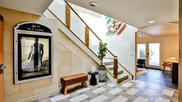 203 Frankfort AVE, Huntington Beach, CA 92648