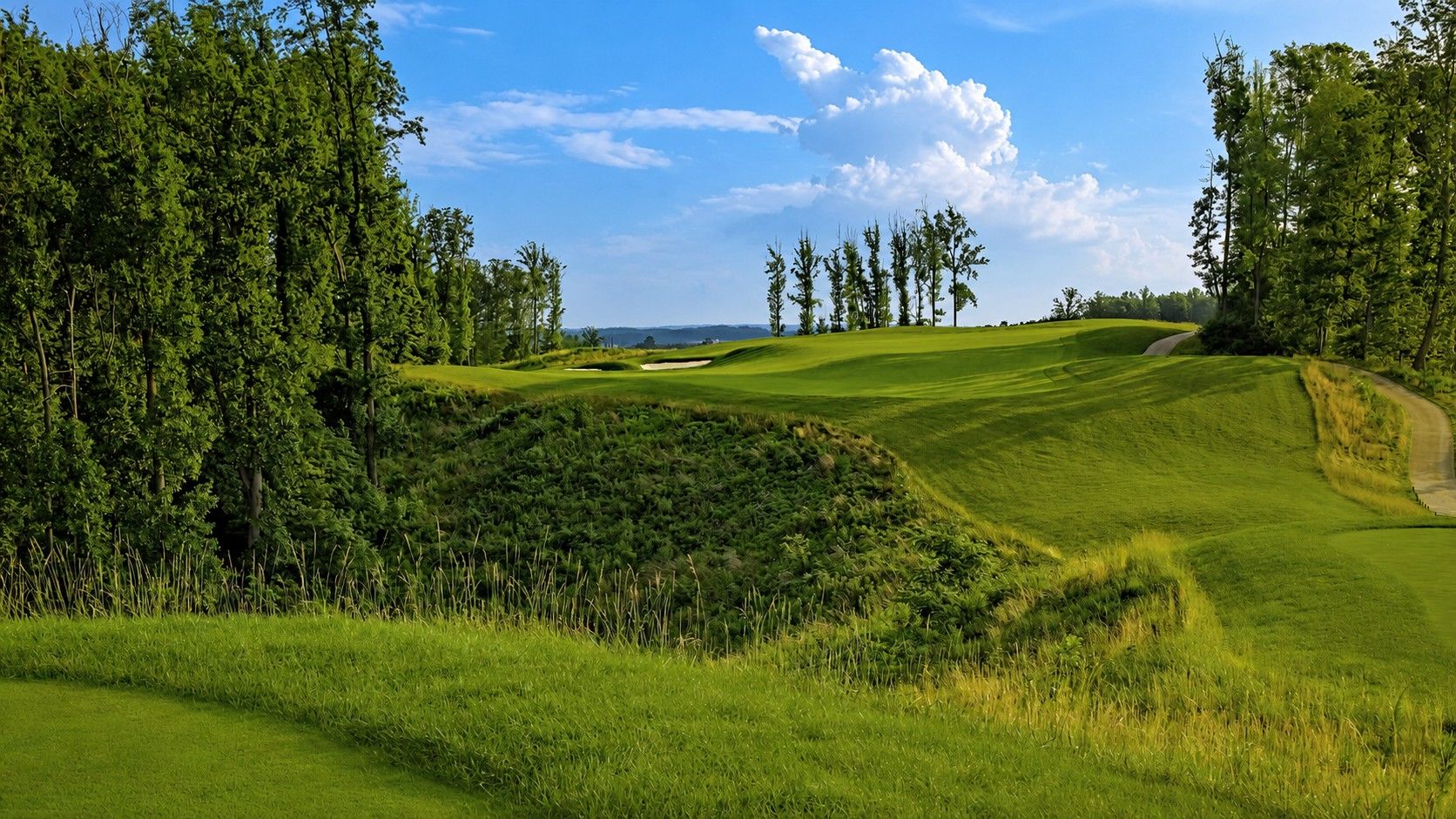 Golf course and green open space near Dumfries and Potomac Shores, Virginia