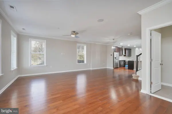 412 WOODCREST DR SE #412B, Washington, DC 20032