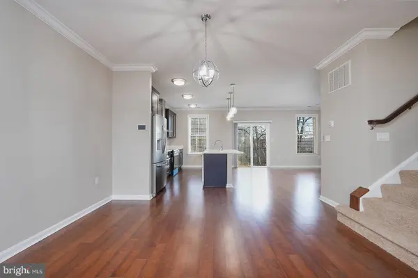 412 WOODCREST DR SE #412B, Washington, DC 20032