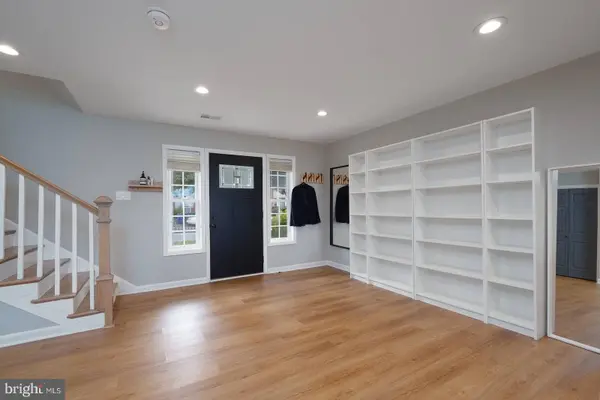 2425 SKYLAND PL SE, Washington, DC 20020