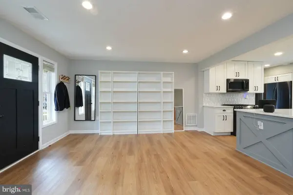 2425 SKYLAND PL SE, Washington, DC 20020