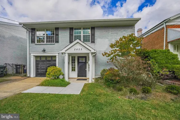 2425 SKYLAND PL SE, Washington, DC 20020