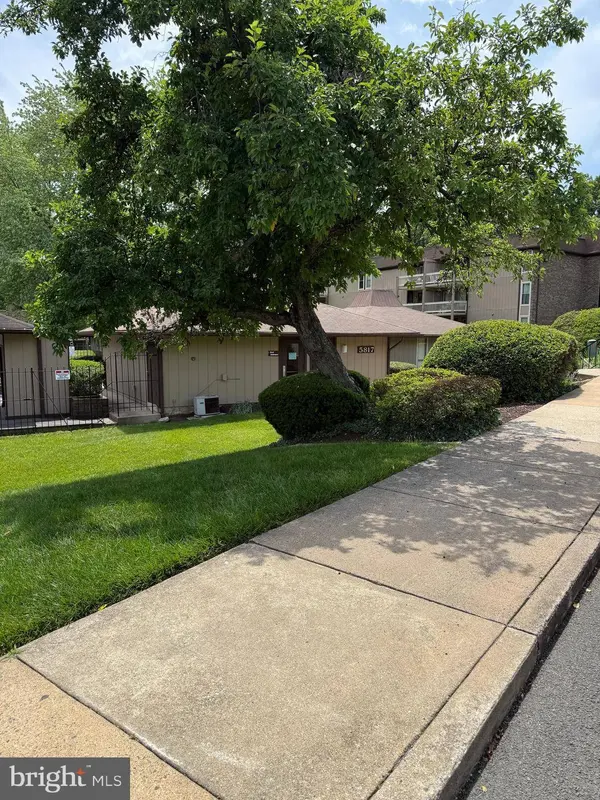 5808 ROYAL RIDGE DR #J, Springfield, VA 22152