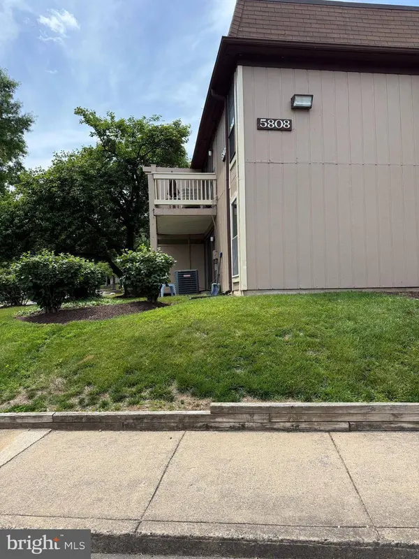 5808 ROYAL RIDGE DR #J, Springfield, VA 22152