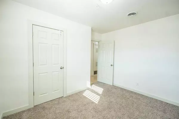 401 Woodcrest Dr, Midland, TX 79703