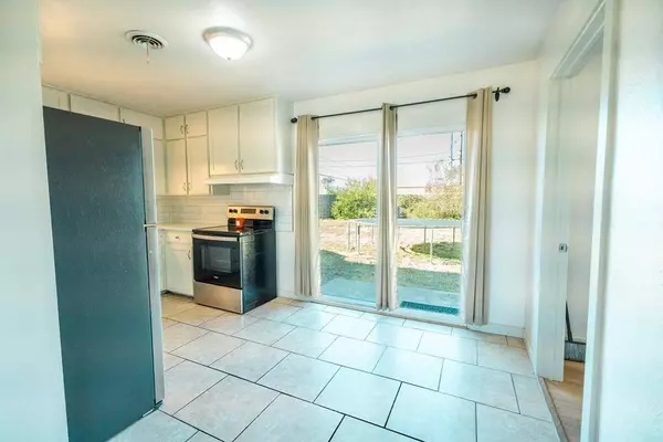 401 Woodcrest Dr, Midland, TX 79703