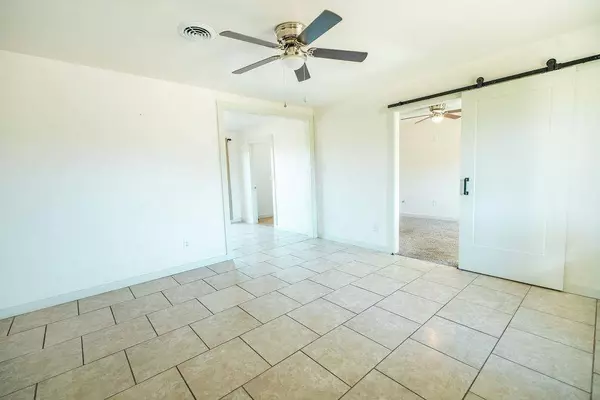 401 Woodcrest Dr, Midland, TX 79703