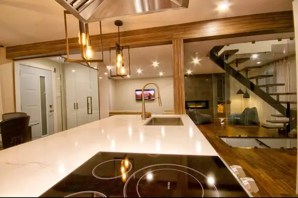 877 Rue Corbeil, Laval (sainte-dorothée), QC H7X1Z1