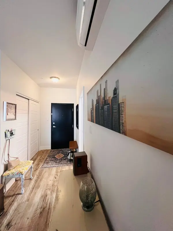 1820 Rue Victoria #102, Montréal (lachine), QC H8S3S2