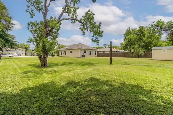 1708 Rosalee ST, La Marque, TX 77568