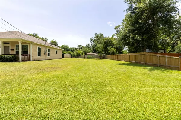 1708 Rosalee ST, La Marque, TX 77568
