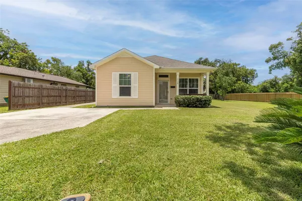 1708 Rosalee ST, La Marque, TX 77568