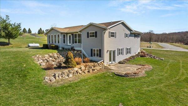 17614 Interland Ave, Adrian, WI 54660