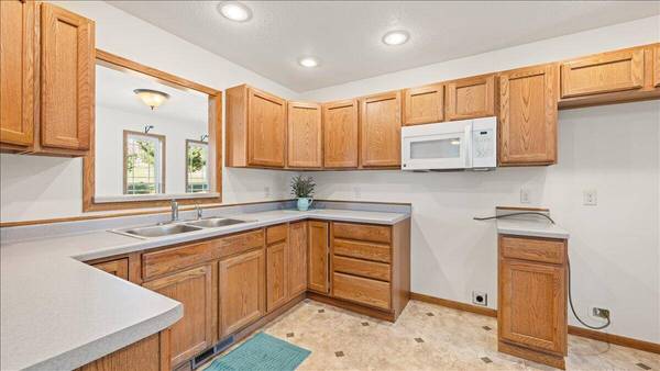 17614 Interland Ave, Adrian, WI 54660