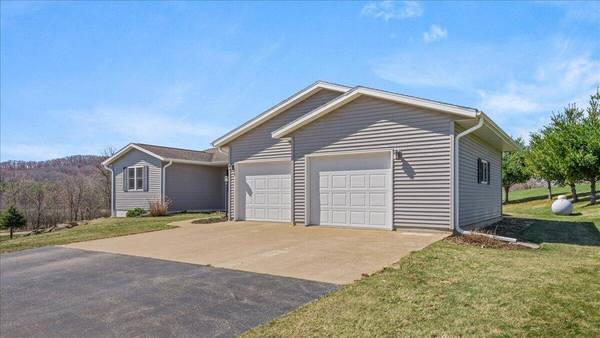 17614 Interland Ave, Adrian, WI 54660