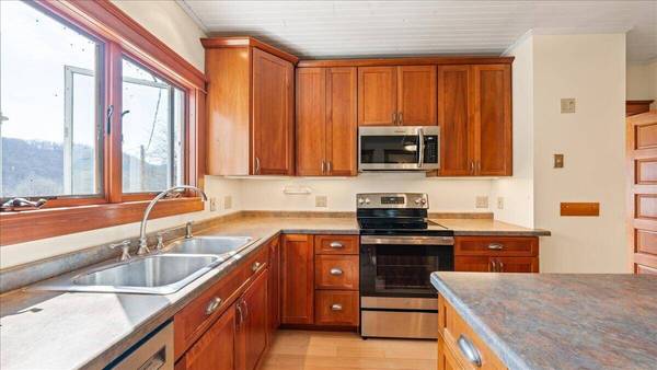 51888 Johnstown Rd, Utica, WI 54655