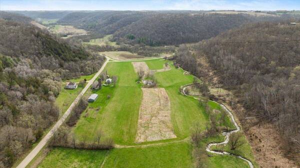 00 Johnstown Rd, Utica, WI 54655