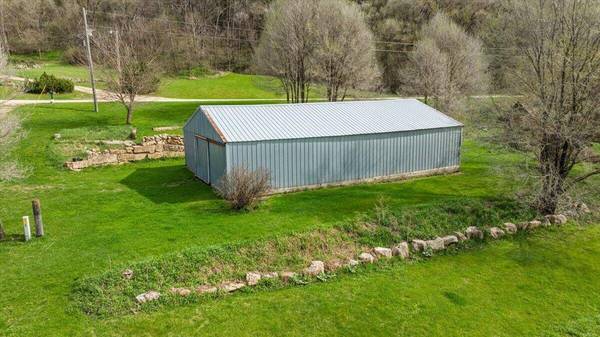 00 Johnstown Rd, Utica, WI 54655