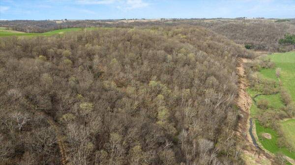 00 Johnstown Rd, Utica, WI 54655