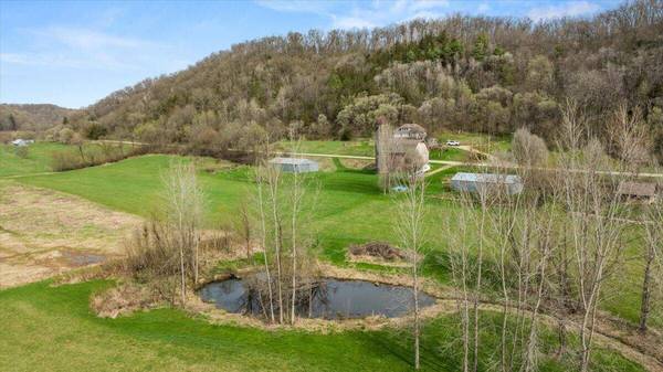 00 Johnstown Rd, Utica, WI 54655