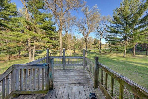 N4507 Potter Rd, Knapp, WI 54666