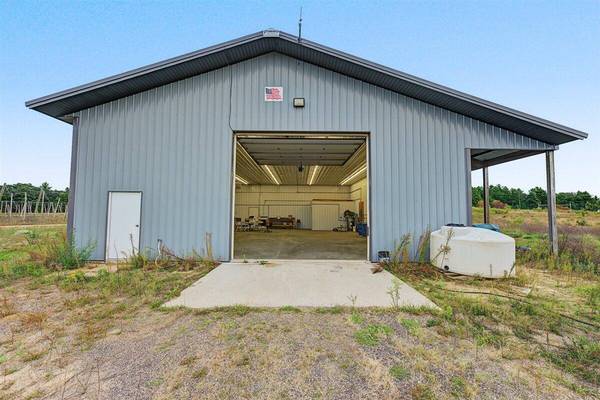 4085 N Cranberry Rd, Bear Bluff, WI 54666