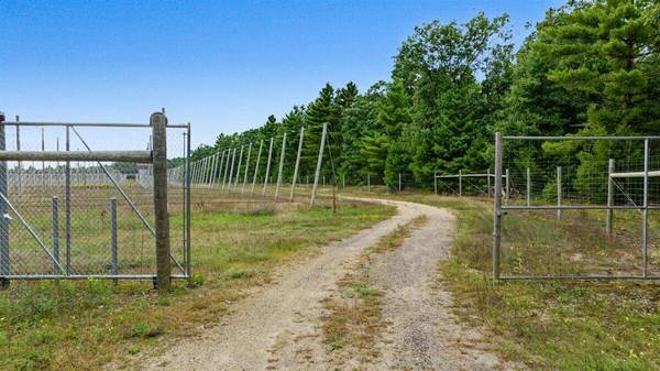 4085 N Cranberry Rd, Bear Bluff, WI 54666