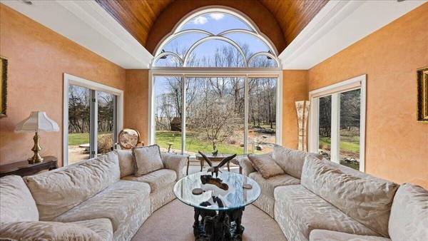 N2487 Nuttelman Rd, La Crosse, WI 54601