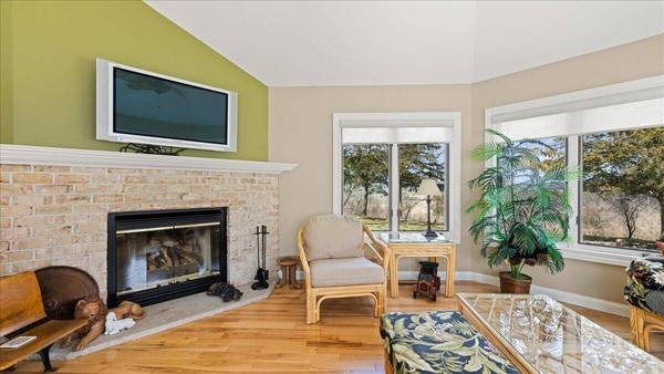 N2487 Nuttelman Rd, La Crosse, WI 54601