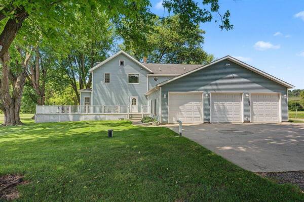 N3290 Russlan Coulee Rd, Barre, WI 54601
