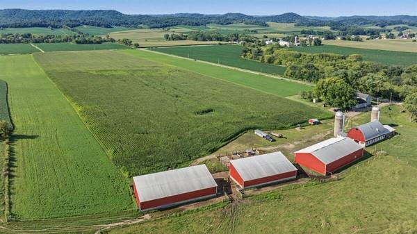 N3290 Russlan Coulee Rd, Barre, WI 54601