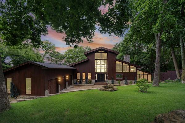 1555 Crescent Hills DR