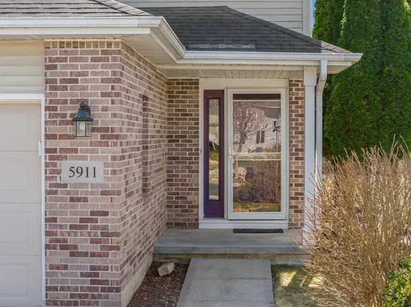 5911 E Open Meadow, Mcfarland, WI 53558