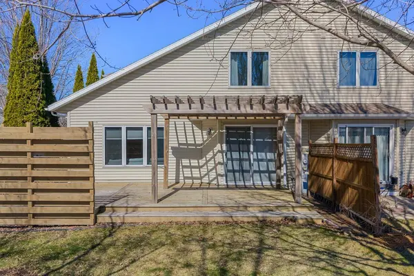 5911 E Open Meadow, Mcfarland, WI 53558