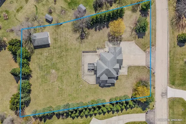 S4185 Whispering Pines Drive, Baraboo, WI 53913