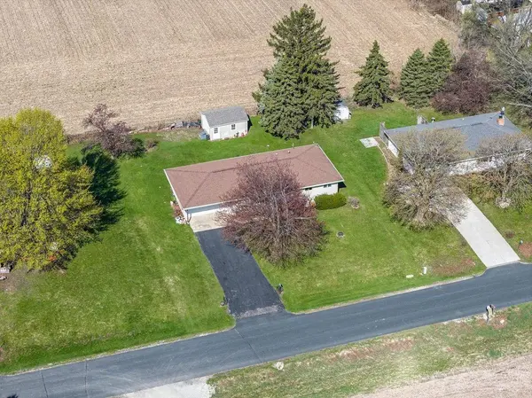 N2737 Welk Road, Markesan, WI 53946