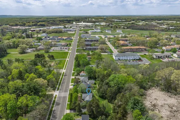 719 Silver Lake Drive, Portage, WI 53901