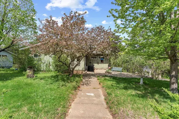 719 Silver Lake Drive, Portage, WI 53901