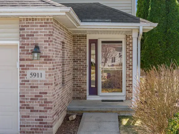 5911 E Open Meadow, Mcfarland, WI 53558